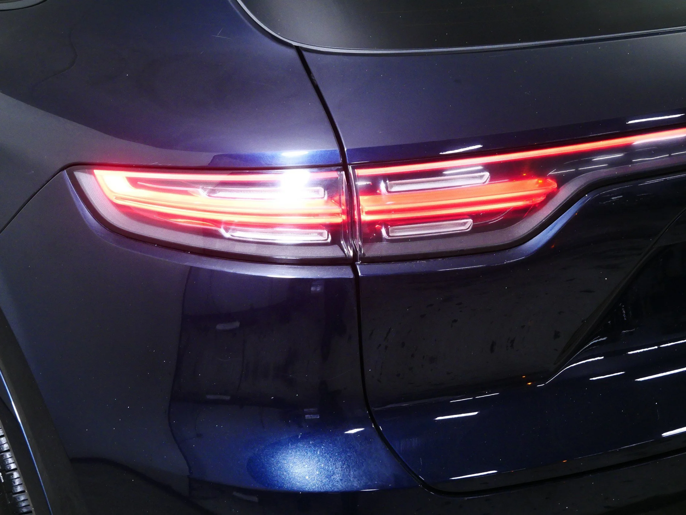 2022 Porsche Cayenne Platinum Edition - Photo 17