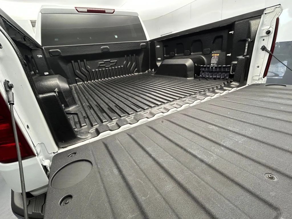 Used 2026 Summit White Chevrolet LT image 12