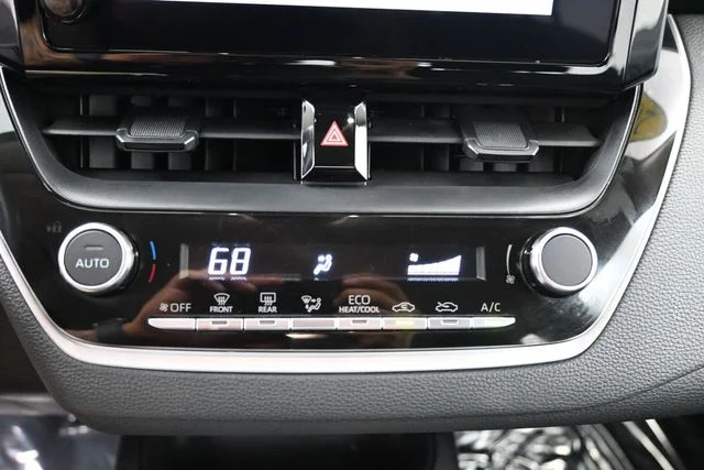 2025 Toyota Corolla LE - Photo 26