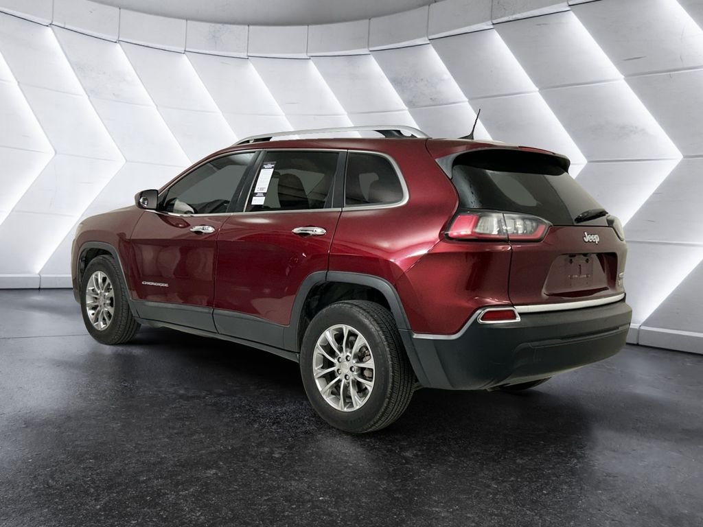 Used 2019 Red Jeep Latitude Plus image 6