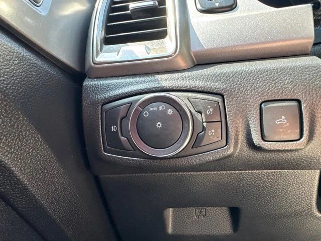 Used 2020 Silver Ford XLT image 23