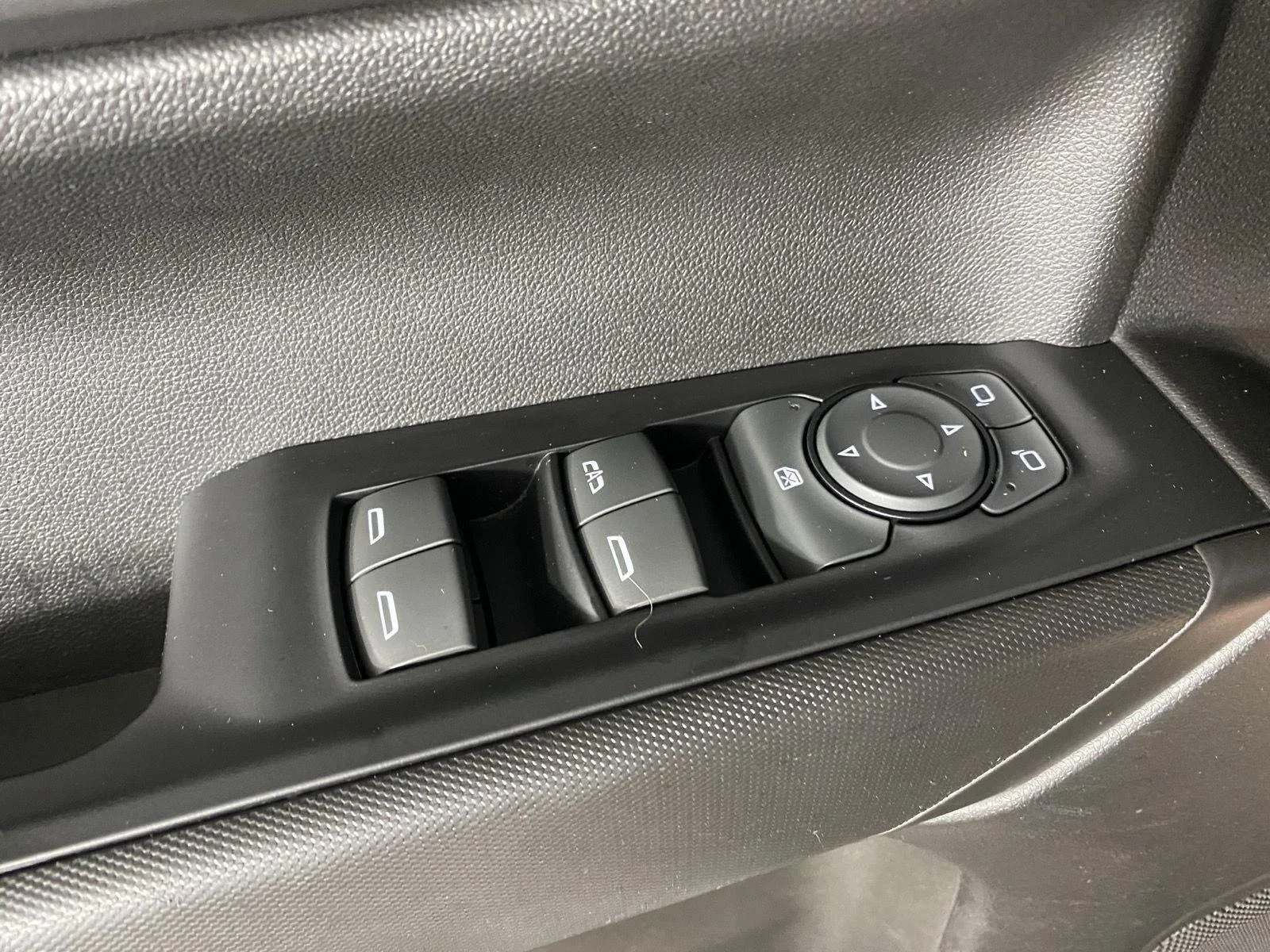 Used 2019 Black Chevrolet Custom image 16