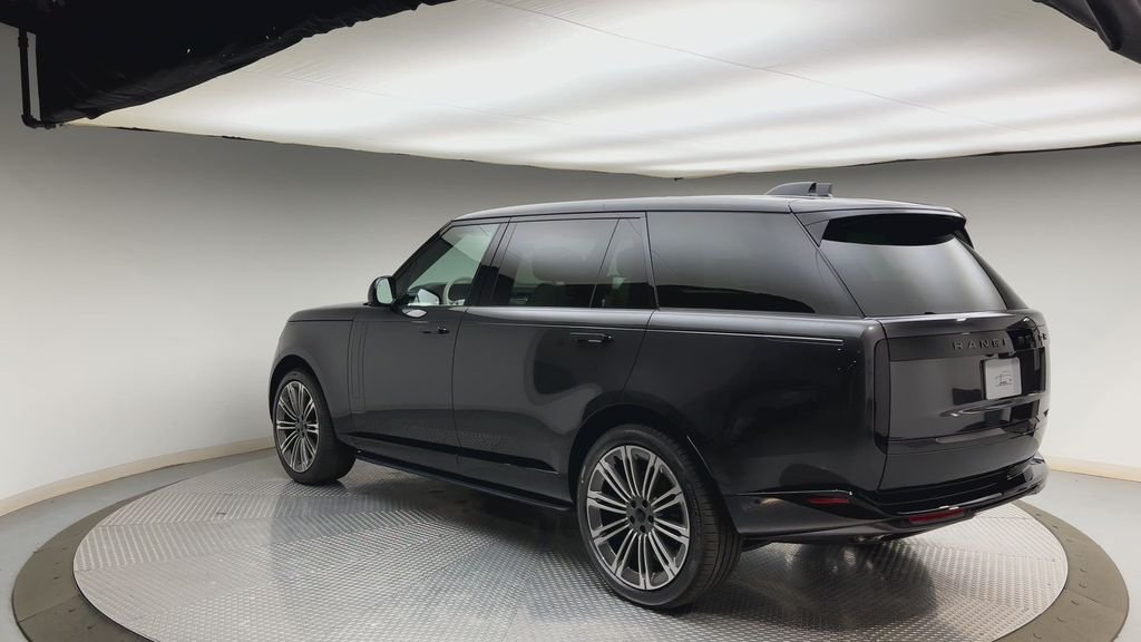 New 2026 Carpathian Gray Premium Metallic Land Rover Autobiography image 4