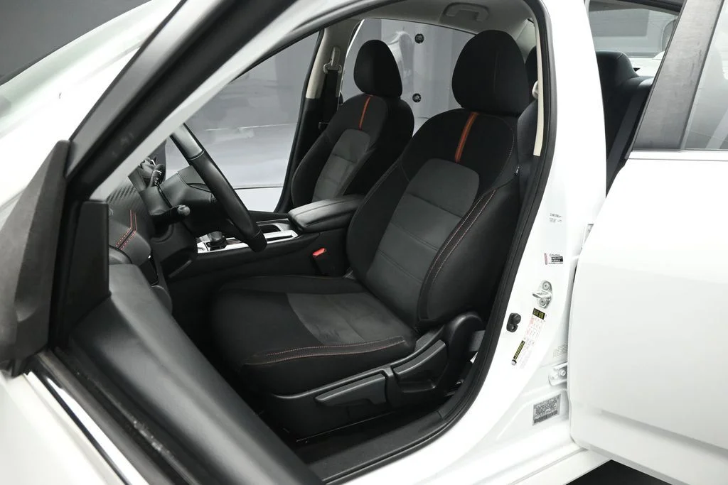 Used 2024 White Nissan SR image 9