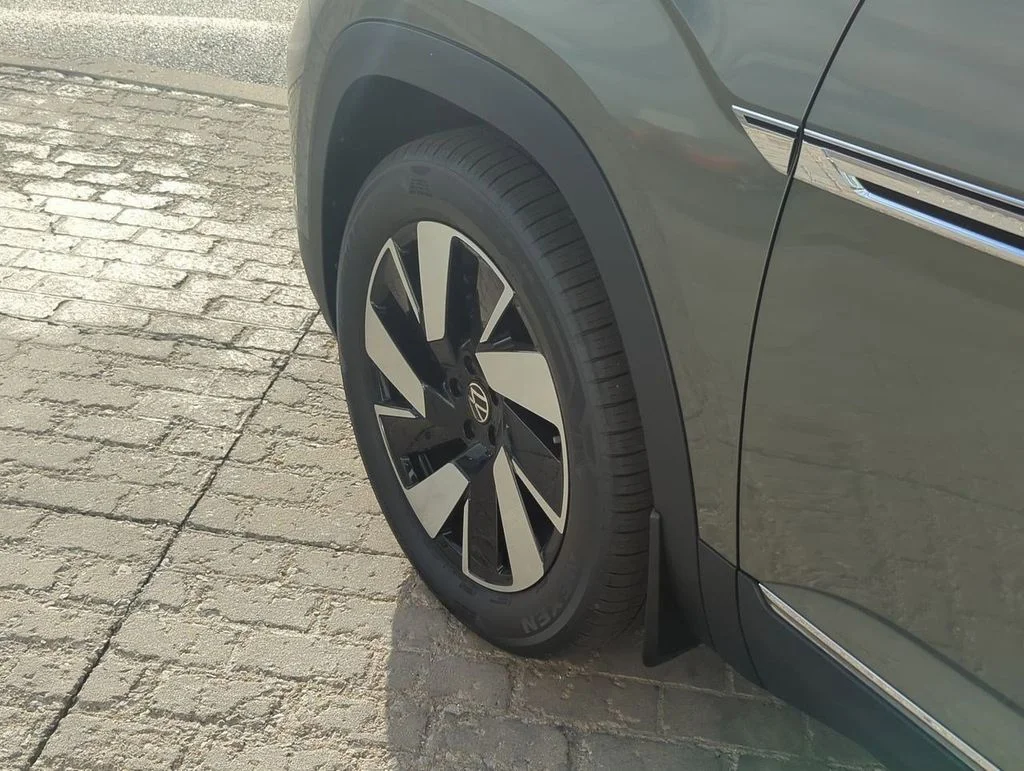 New 2026 Green Volkswagen 2.0T SEL image 31