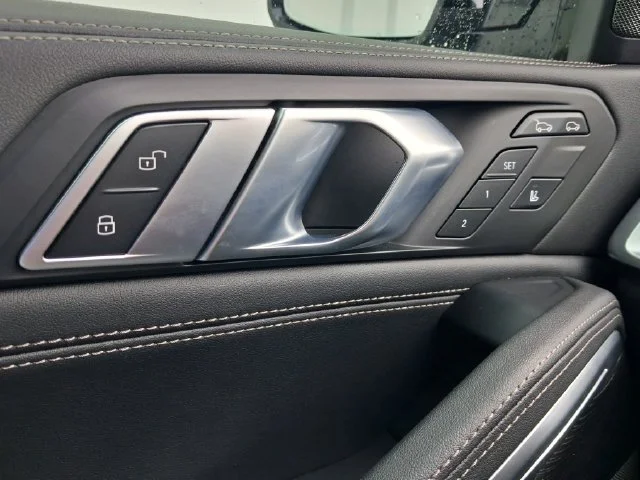 Used 2025 Gray BMW xDrive40i image 10