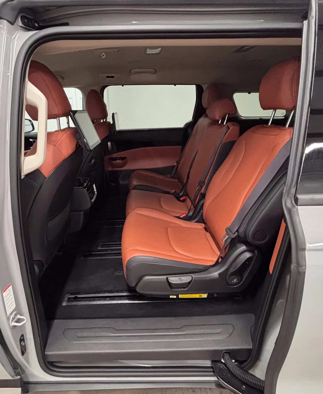 Used 2024 White Kia SX image 25