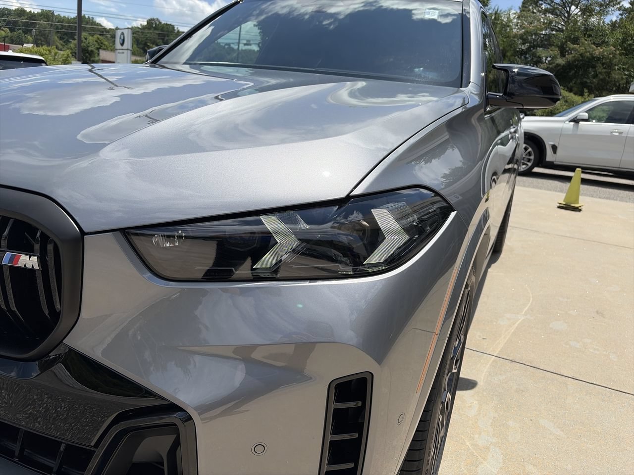 New 2026 Skyscraper Grey Metallic BMW M60i image 11