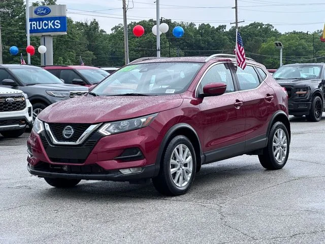 Certified Used 2022 Red Nissan SV image 3