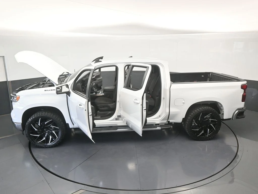 Used 2026 Summit White Chevrolet LT image 67