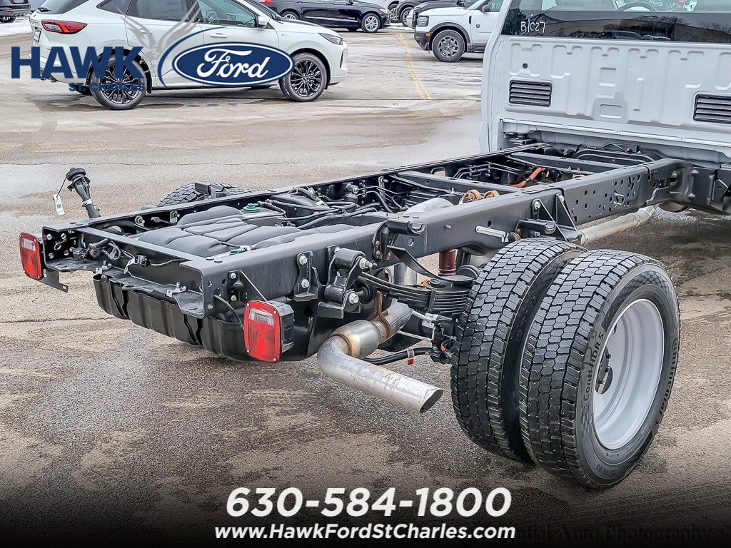 New 2026 Oxford White Ford F-450® XL image 6