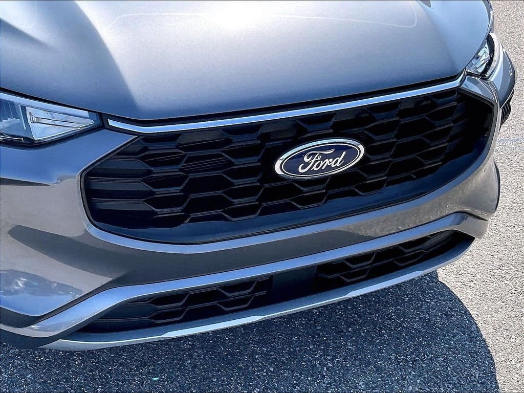 Used 2023 Gray Ford ST-Line image 30