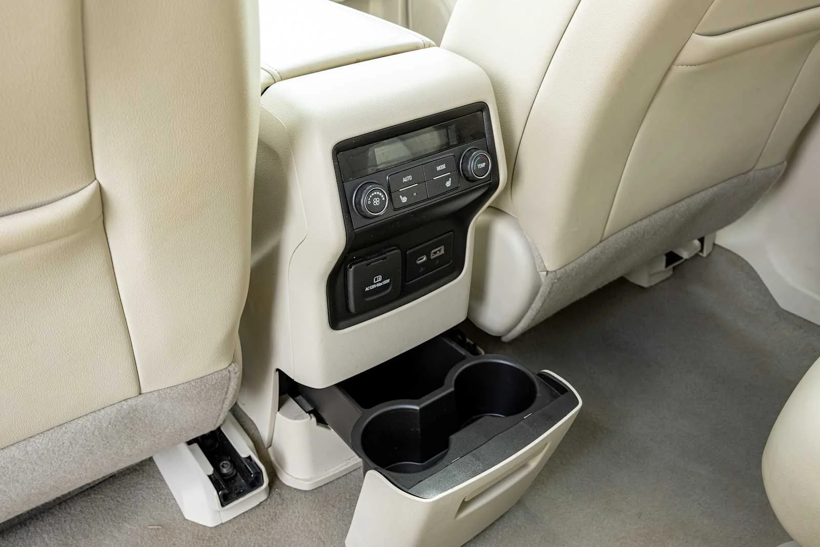 2022 GMC Acadia Denali - Photo 30