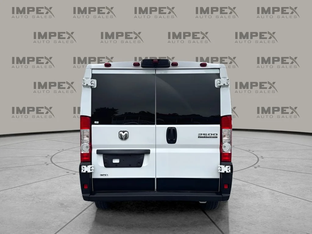 Used 2025 White Ram Base image 4