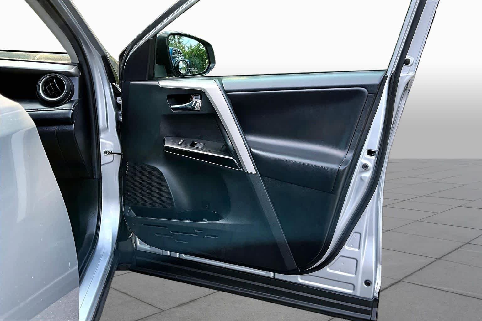 Used 2018 Silver Sky Metallic Toyota Limited image 22