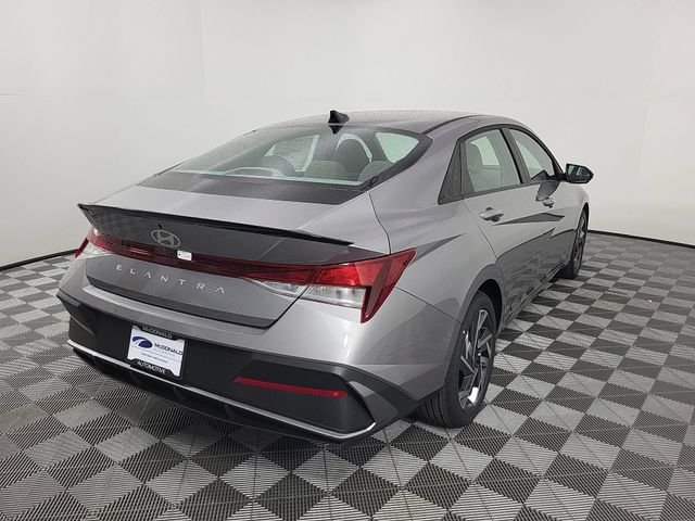 2025 Hyundai Elantra SEL - Photo 8