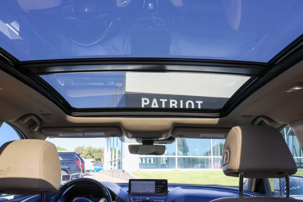 Used 2023 White Acura w/Technology Package image 11