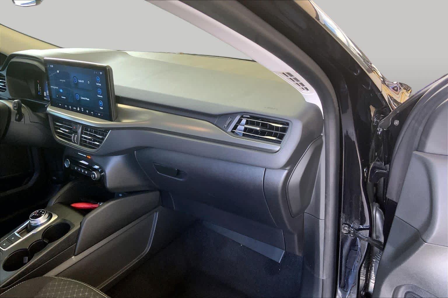 Used 2023 Agate Black Metallic Ford Active image 18