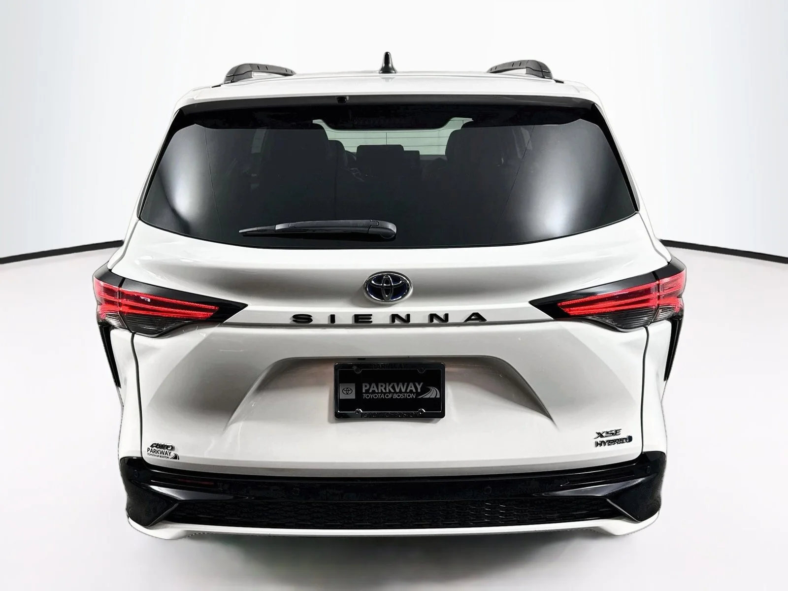 Used 2022 White Toyota XSE image 6