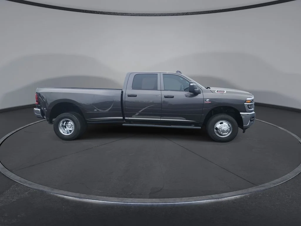 New 2026 Granite Crystal Metallic Clear-Coat Exterior Paint RAM Tradesman image 8
