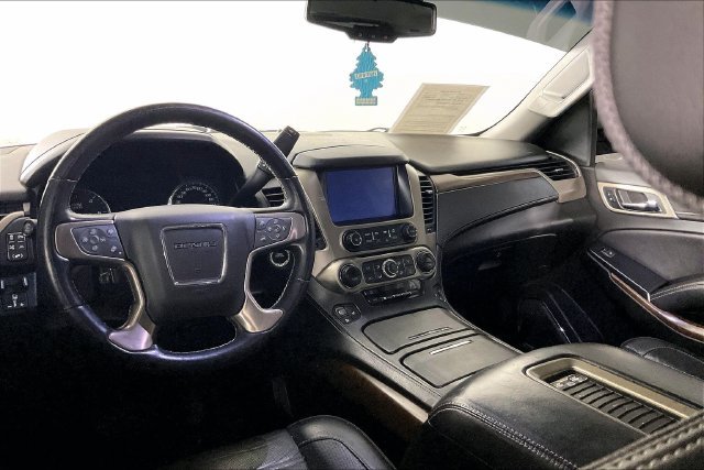 Used 2019 White GMC Denali image 2
