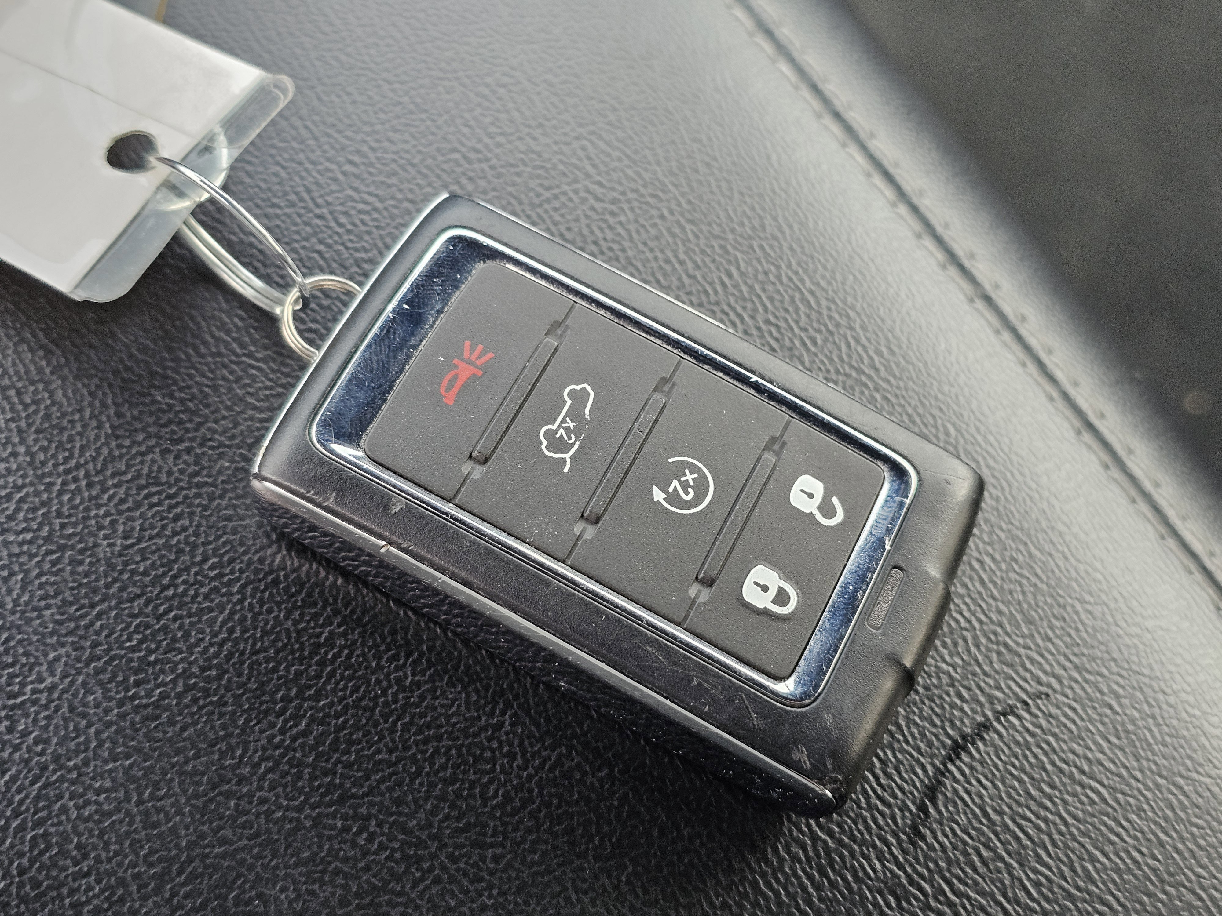 Used 2025 Silver Zynith Jeep Altitude image 29