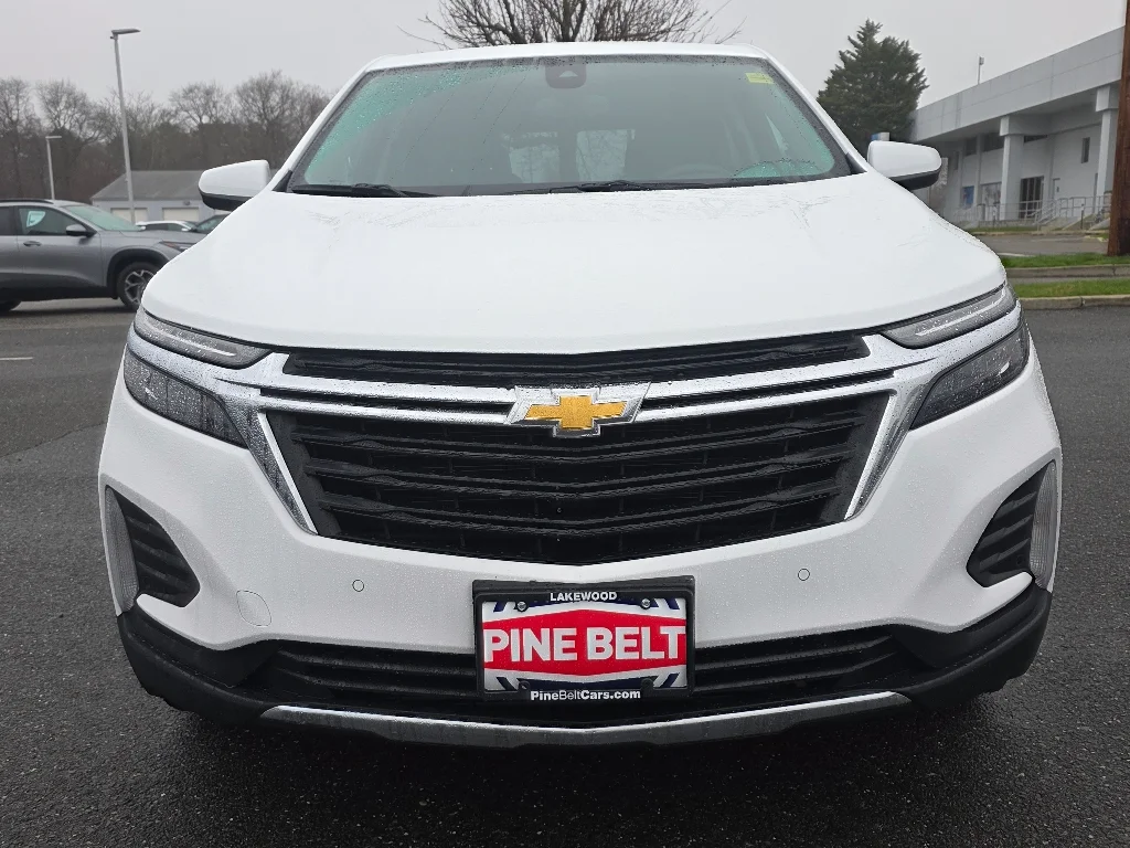 Used 2024 Summit White Chevrolet LT image 10