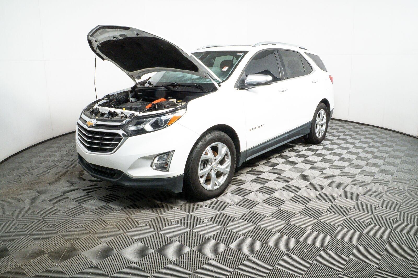 Used 2018 Summit White Chevrolet Premier image 32