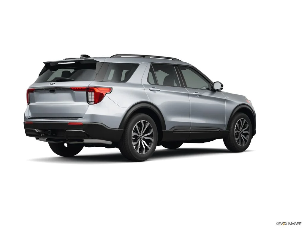 New 2026 Space White Metallic Ford ST-Line image 3