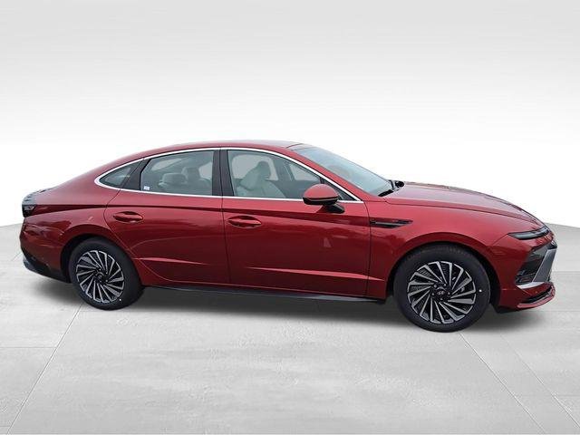 New 2025 Red Hyundai SEL image 9
