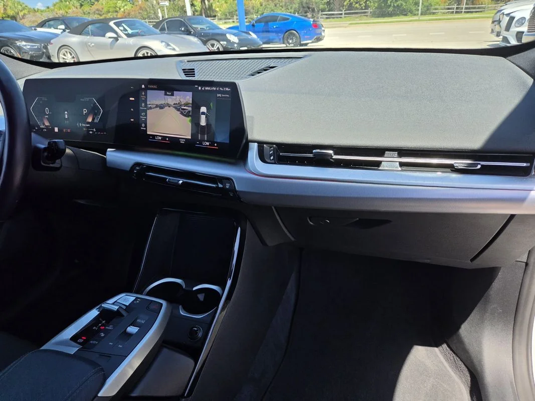 Used 2023  BMW xDrive28i image 21