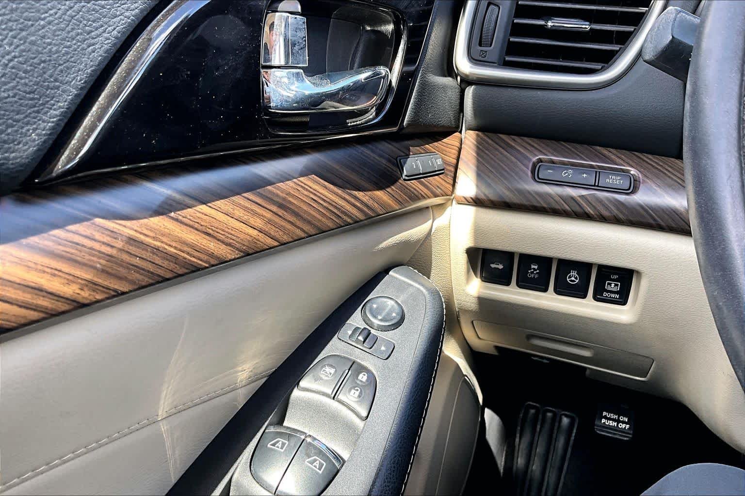 Used 2017 Bordeaux Black Nissan Platinum image 35