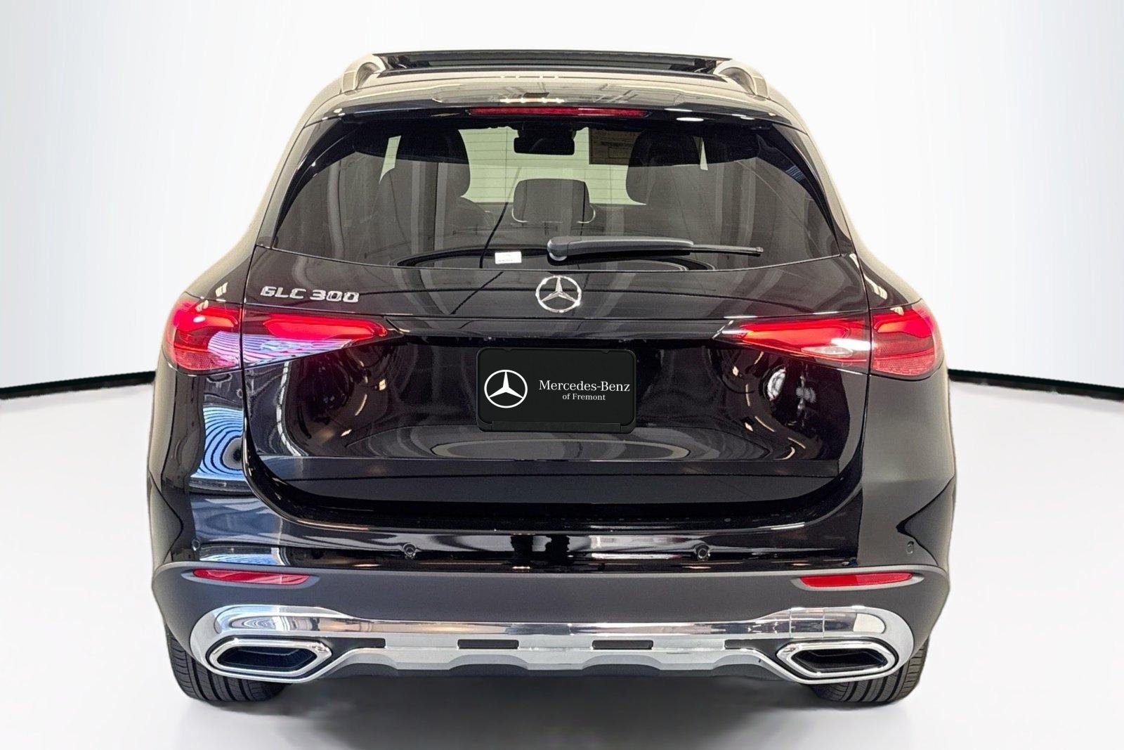 New 2026 Black Mercedes-Benz GLC 300 image 6
