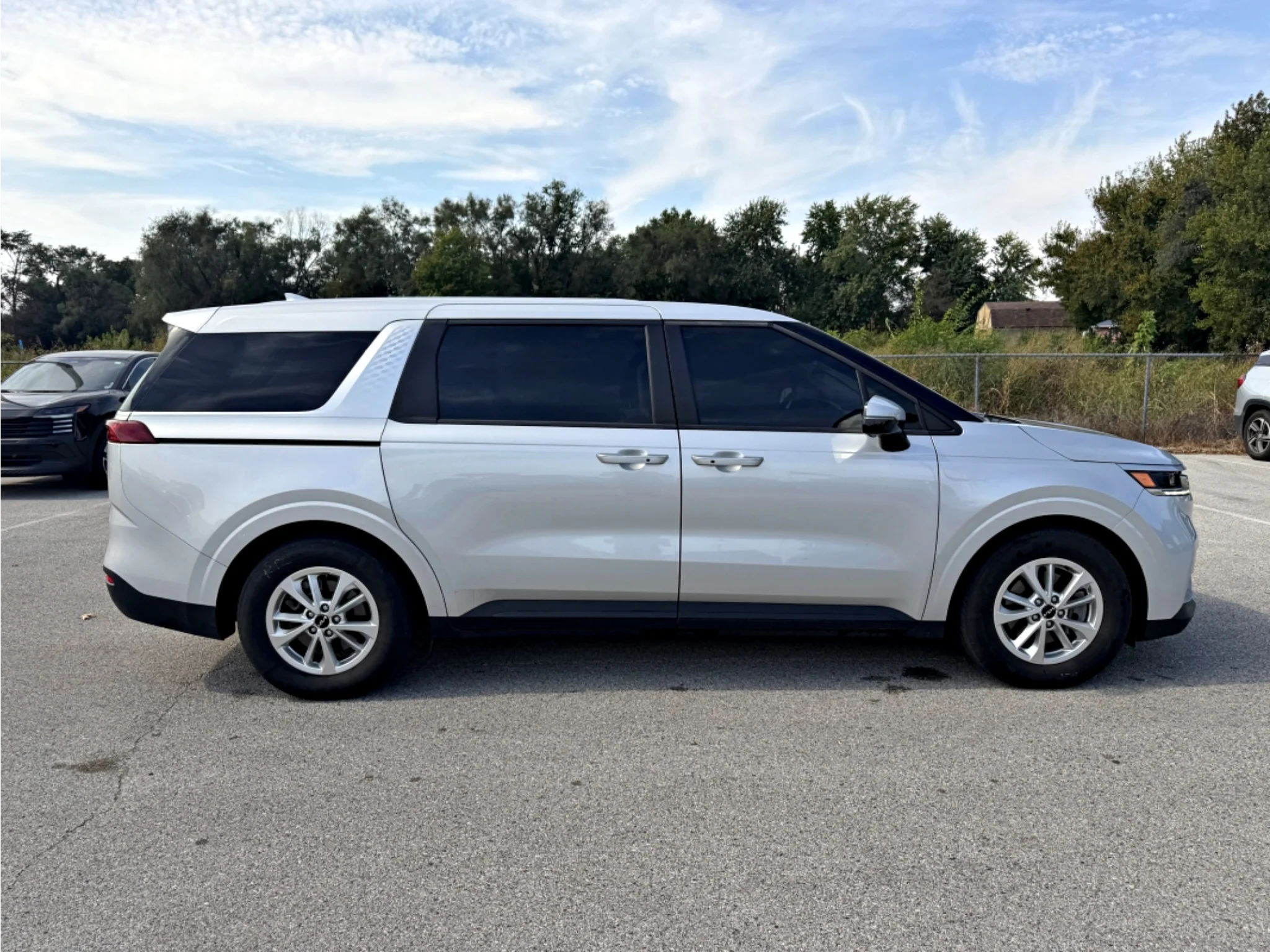 Used 2023 Silky Silver Kia LX image 5