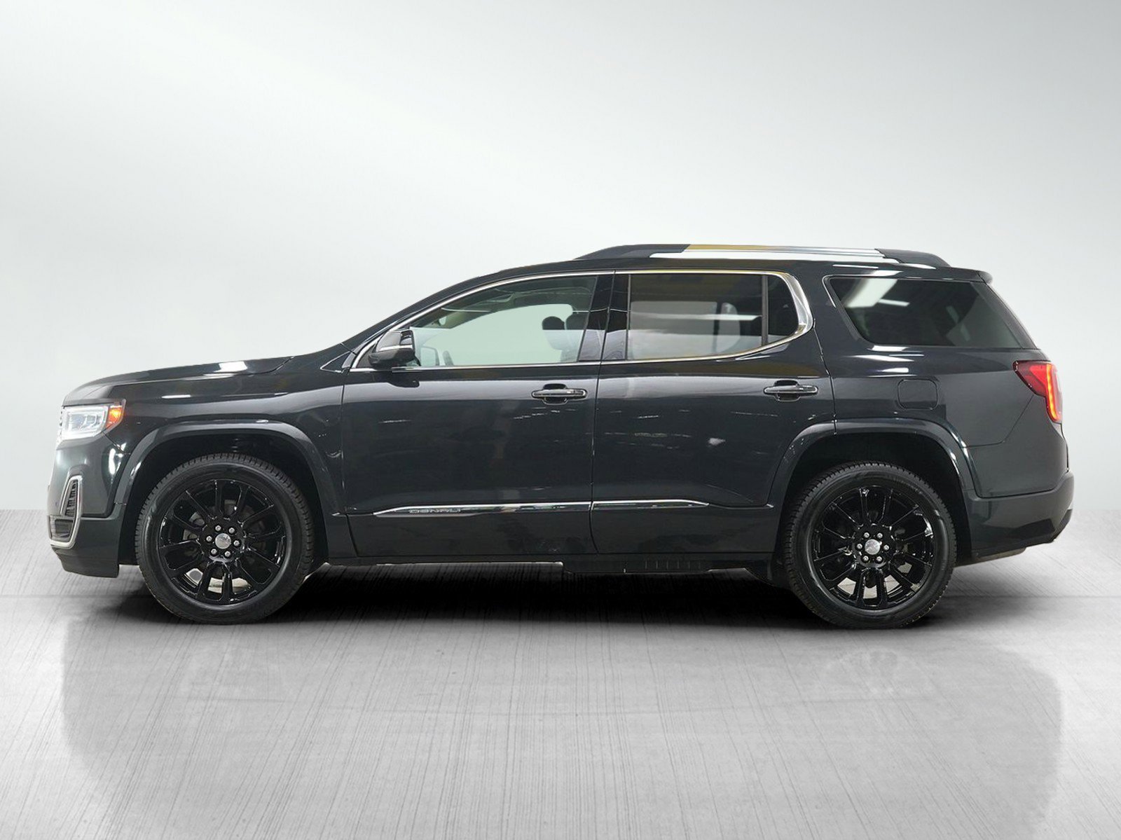 Used 2020 GMC Acadia Denali with VIN 1GKKNXLS6LZ209277 for sale in Burnsville, Minnesota