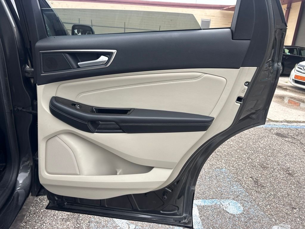 2019 Ford Edge Titanium - Photo 16