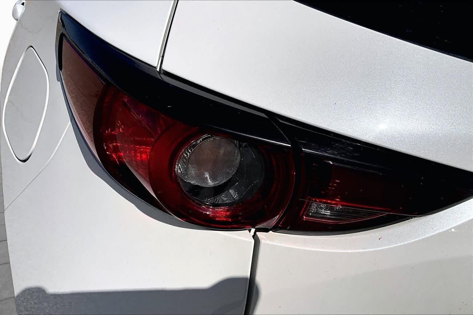 Used 2019 Snowflake White Pearl Mica Mazda Touring image 28