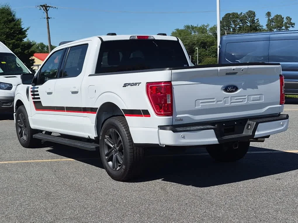 Certified Used 2023 Oxford White Ford XLT image 4