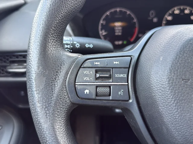 Used 2025 White Honda LX image 38