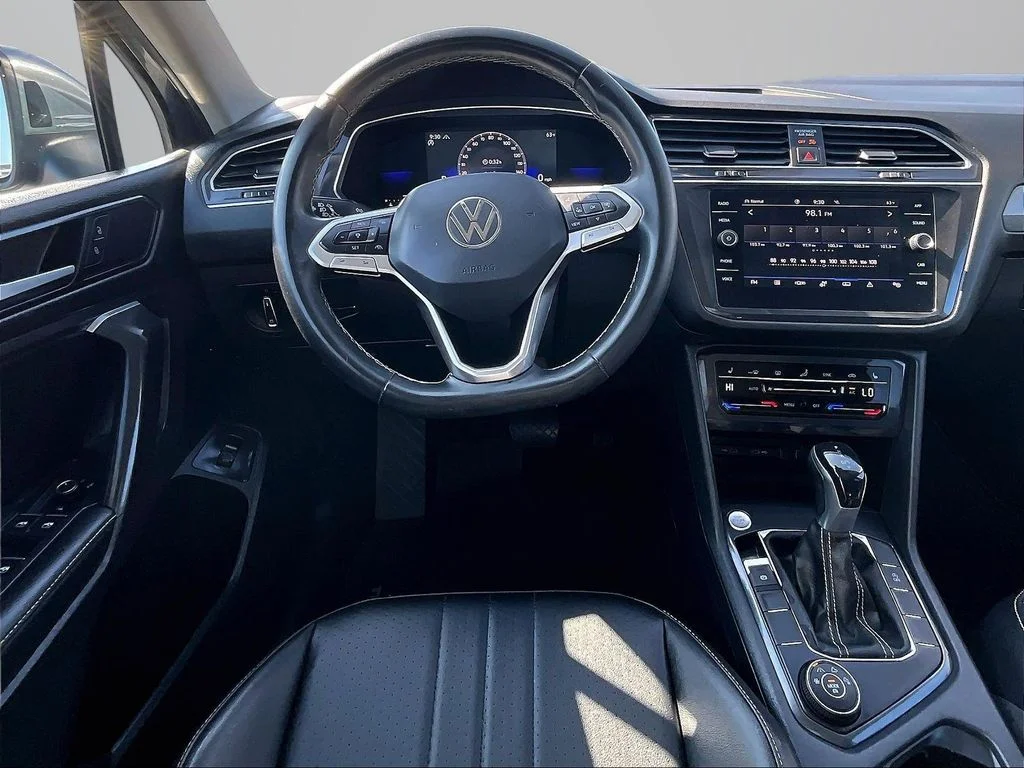 Used 2022 Gray Volkswagen 2.0T SE image 5