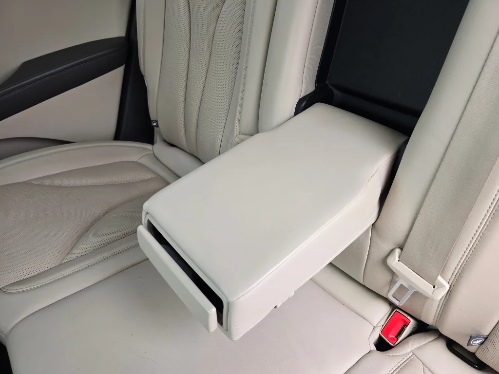 Used 2019 Blue Diamond Metallic Lincoln Reserve image 30