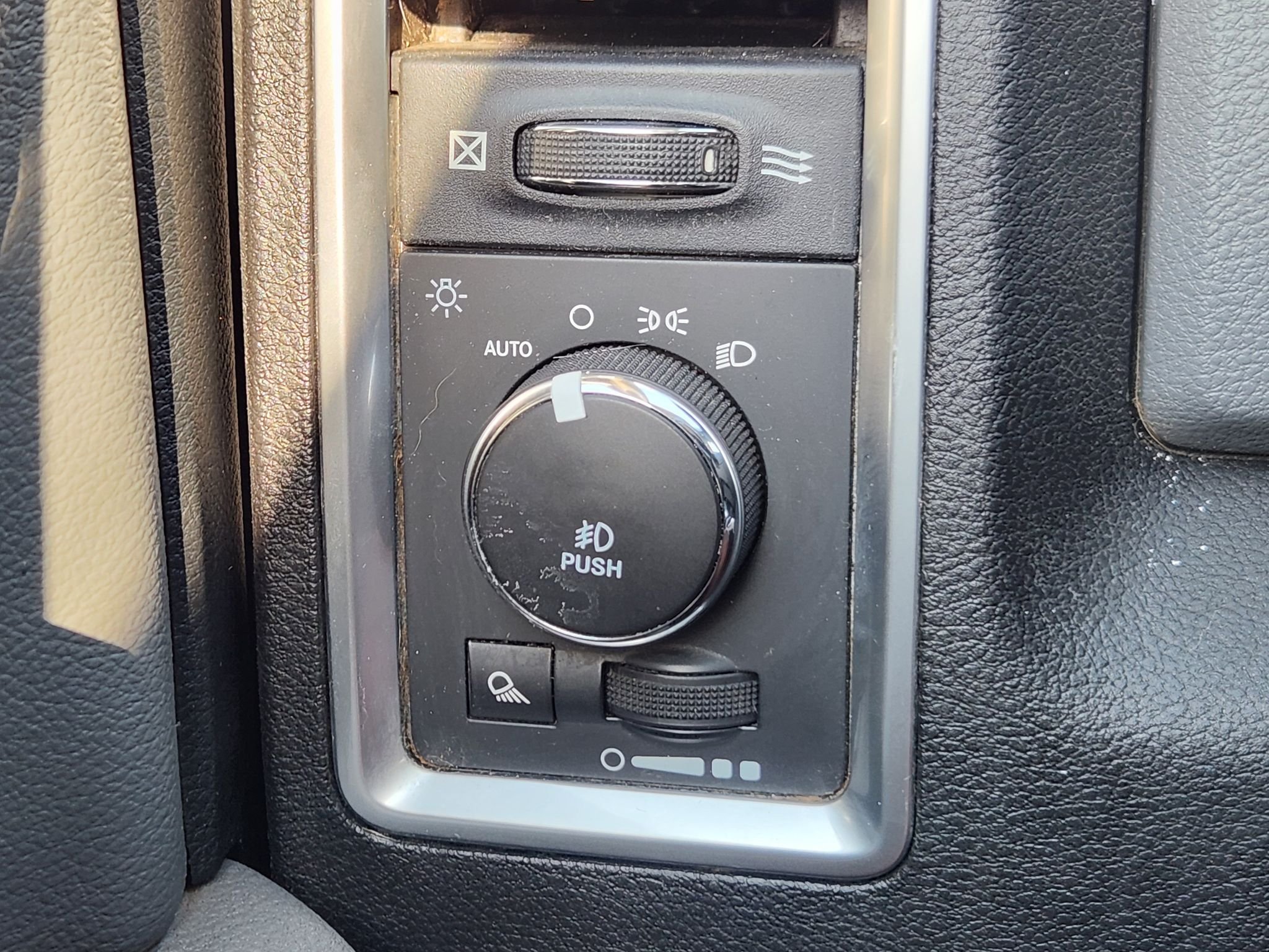 Used 2018 BLACK Ram Big Horn image 21