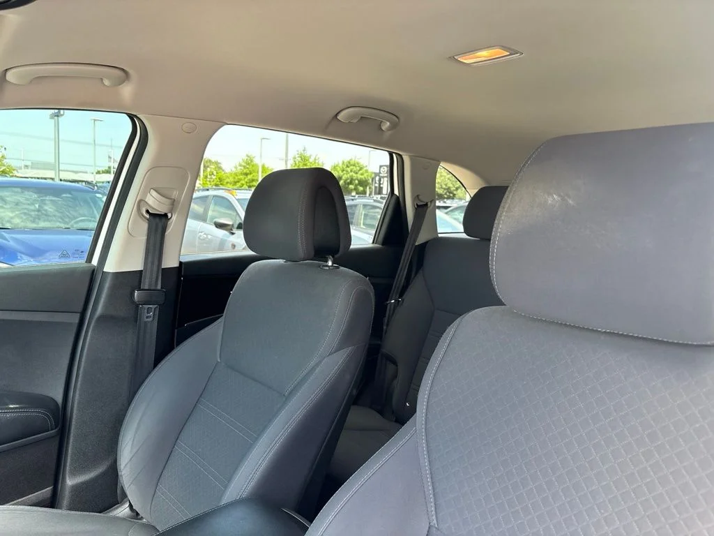 Used 2016 White Kia LX image 5