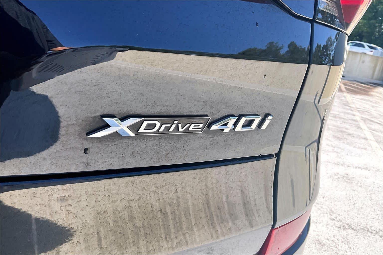 Used 2024 Black Sapphire Metallic BMW xDrive40i image 10