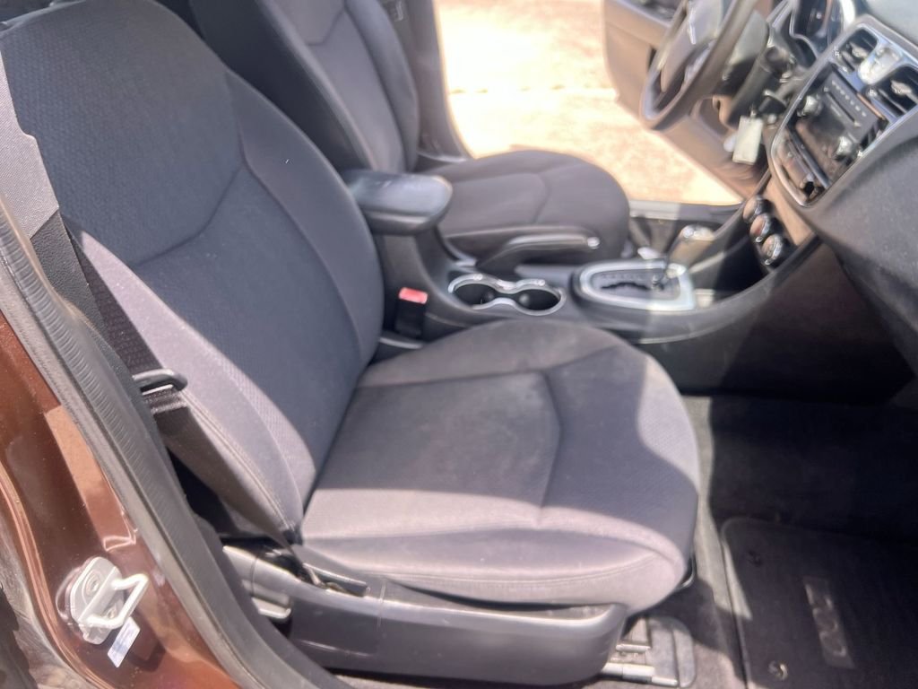 Used 2013 Beige Chrysler LX image 21