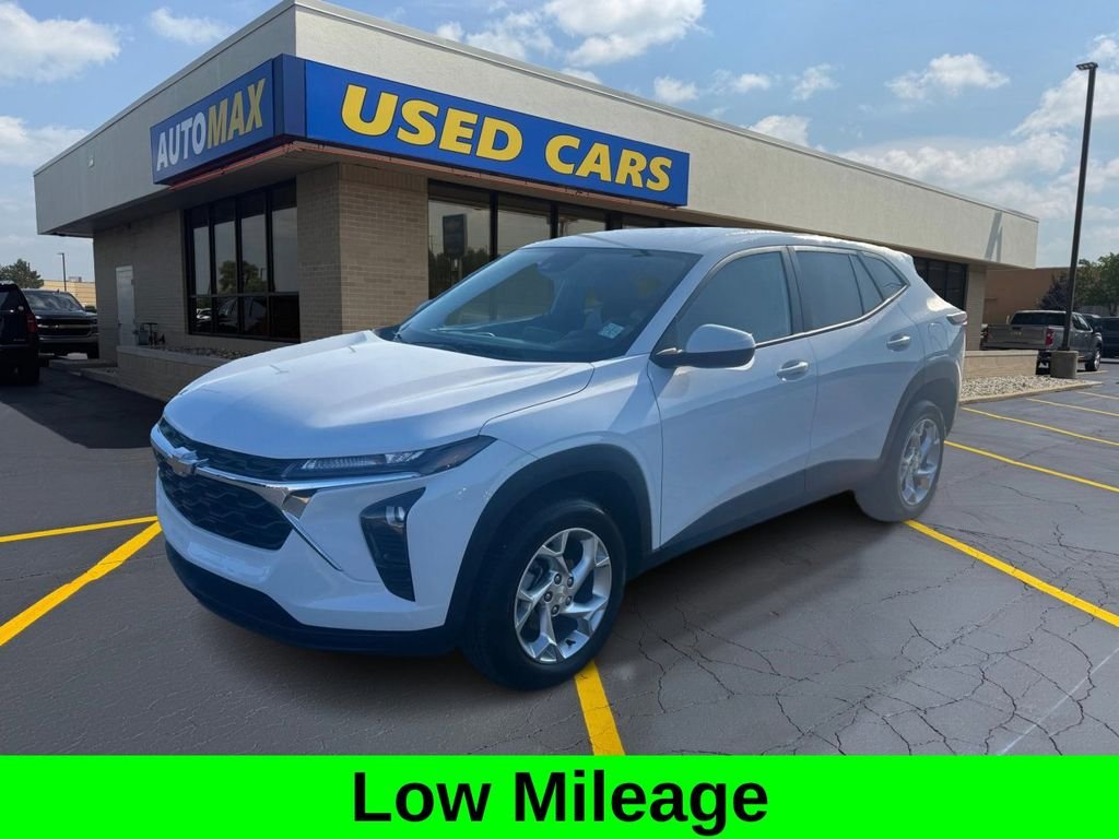 2024 Chevrolet Trax LS's photo