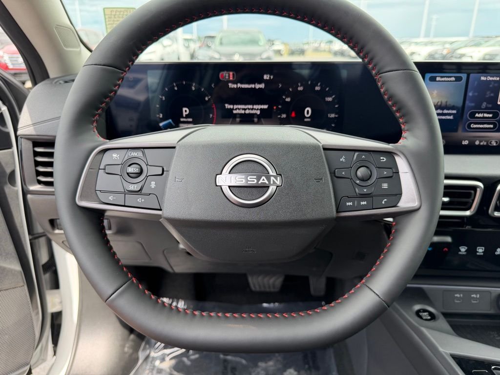 New 2026 Aspen White TriCoat / Super Black Two-tone Nissan SR image 18
