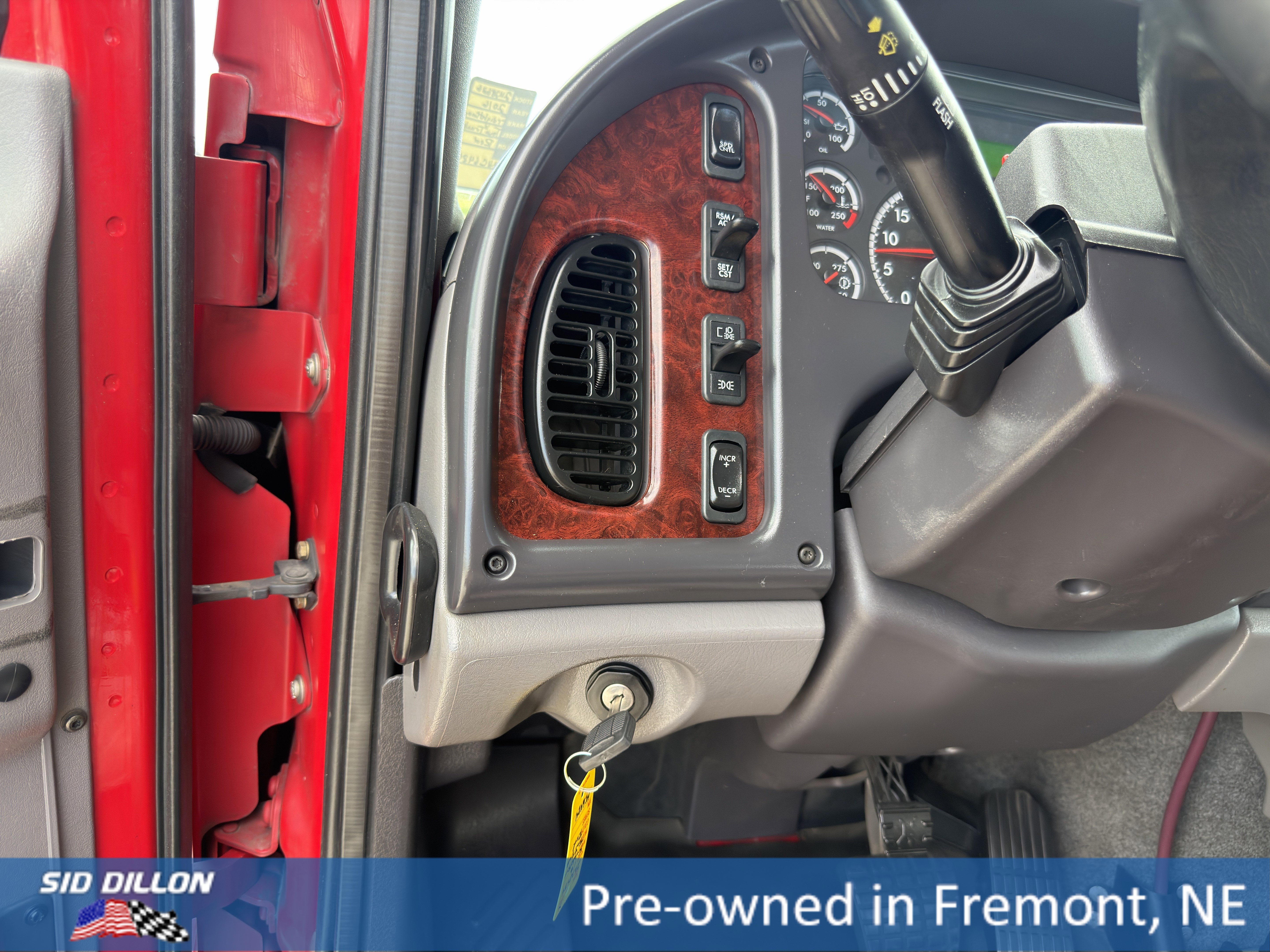Used 2016 Red Freightliner  image 17