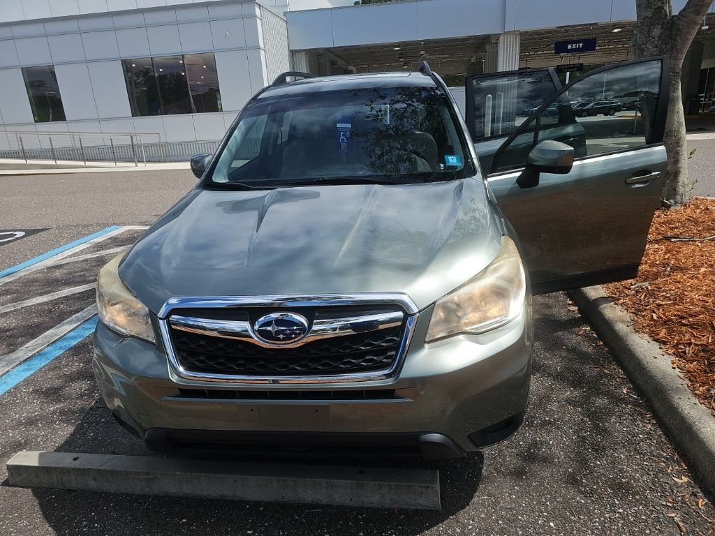 Used 2015 Green Subaru 2.5i Premium image 1