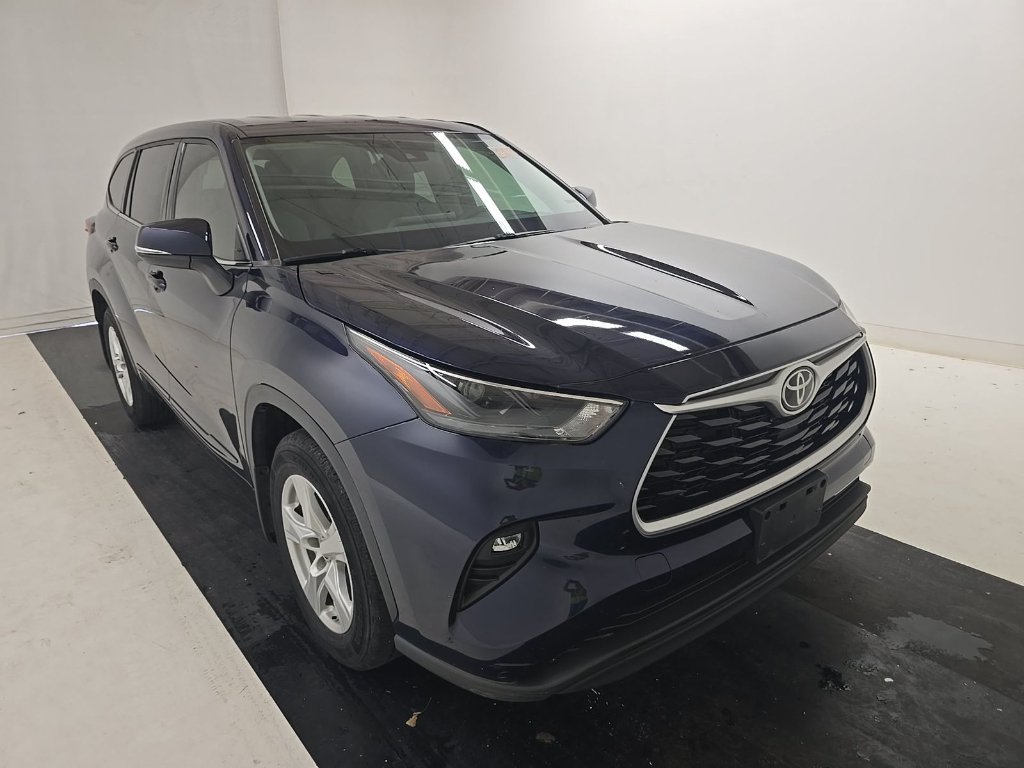 Used 2022 Blueprint Toyota LE image 3